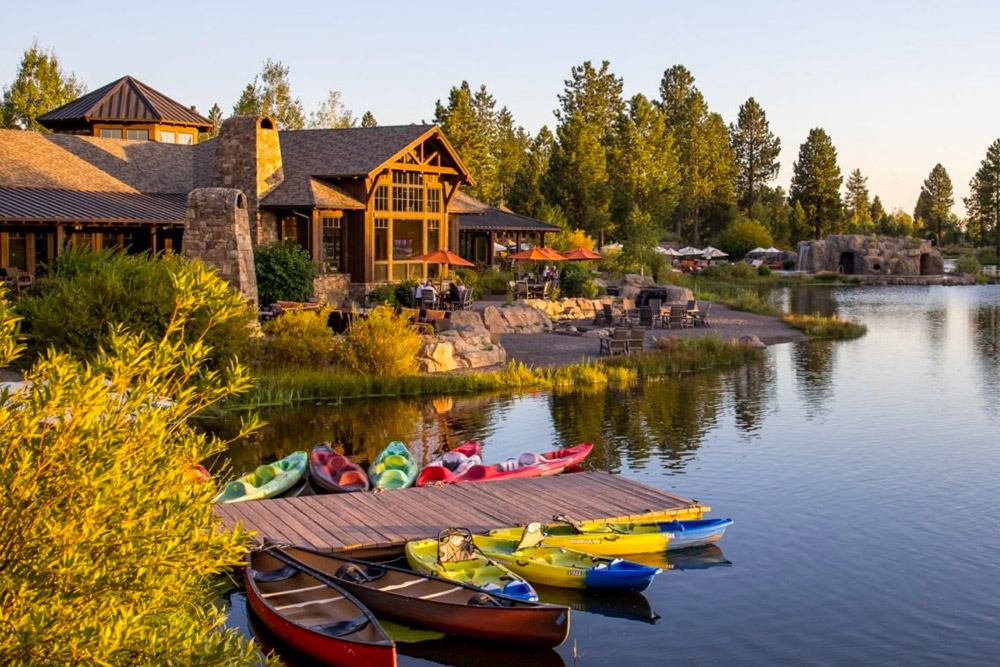 Water Sports | Paddleboard, kayak, or canoe across Obsidian and Trailmere lakes. Water Sports | Paddleboard, kayak, or canoe across Obsidian and Trailmere lakes.